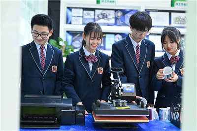 數(shù)字文化創(chuàng)意軟件開發(fā) 為孩子開辟高中后的廣闊新航道